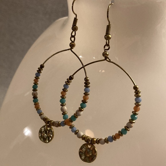 NWOT - Boho Brassy Multi-Charm Necklace & Matching Dangle Beaded Earrings - Picture 5 of 9